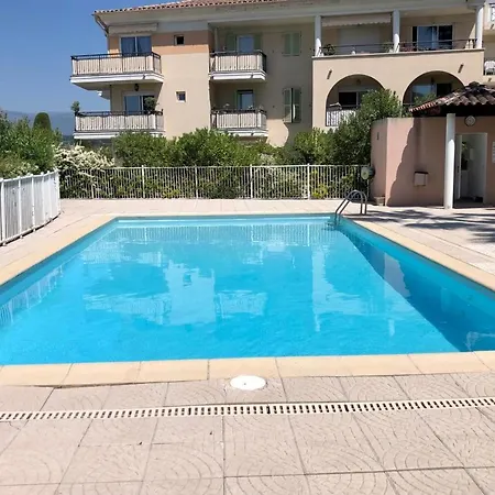 50m With Balcony In A With Pool Apartment *