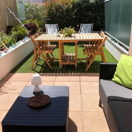 Apartment 50m With Balcony In A With Pool Le Cannet